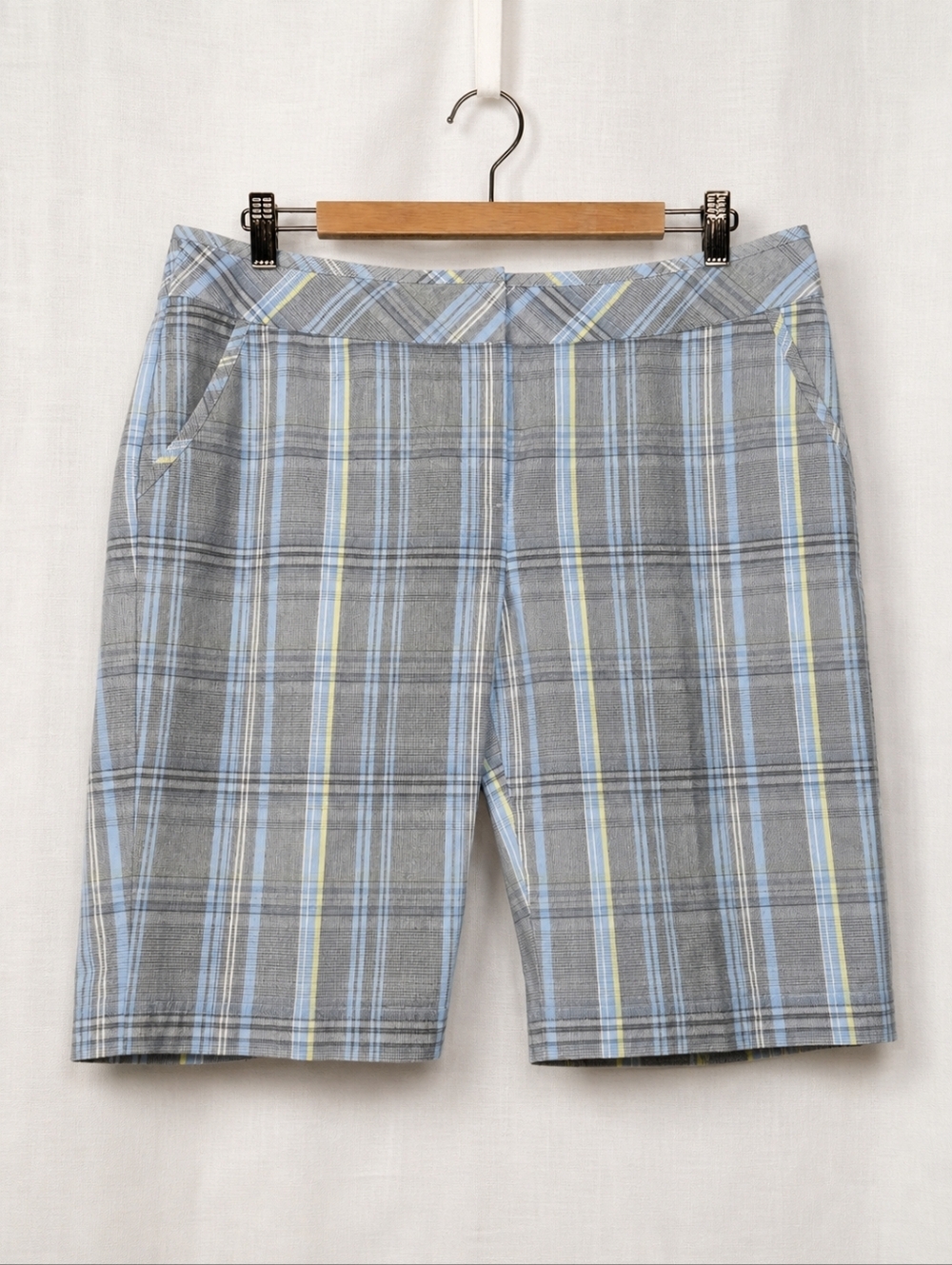 Anika Cutter & Buck Golf Shorts Women’s 12 Plaid Stretch Bermuda Golfcore Preppy